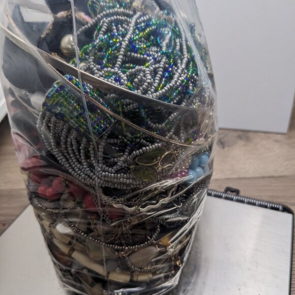 Jewelry Lot 4+ lbs 1146 Wearable Sellable Mystery Lot Free Shipping - Picture 5 of 7